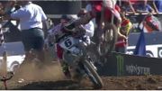 Un pilote de motocross mis KO après sa victoire Un pilote de motocross mis KO après sa victoire