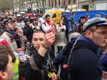 Bruxelles: les photos du cortège de la Saint-V Bruxelles: les photos du cortège de la Saint-V