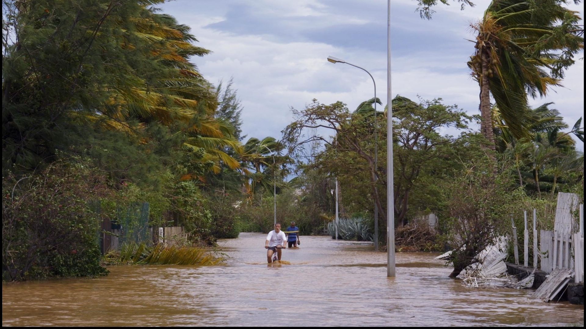 Cyclone Belal La R Union En Alerte Violette Extrait Jp Viva