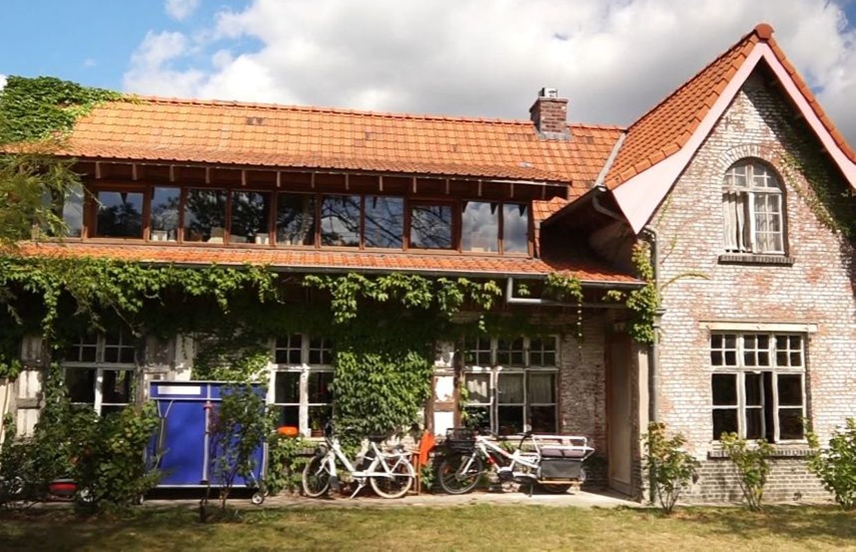 Transformation Et Extension D Une Maison Mitoyenne Avec Piscine A Liege