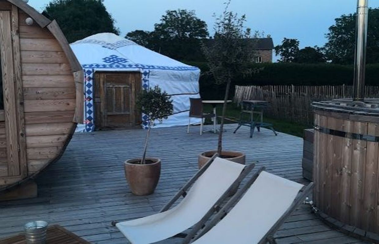Nuit Insolite Un Jardin Secret A Bruxelles Et Une Yourte Avec Spa A Yvoir