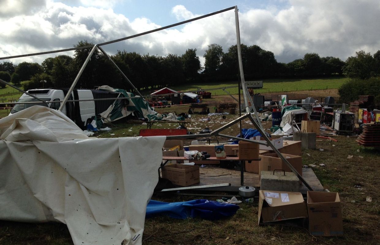 Tornade à Marbay: un chapiteau effondré (photos)