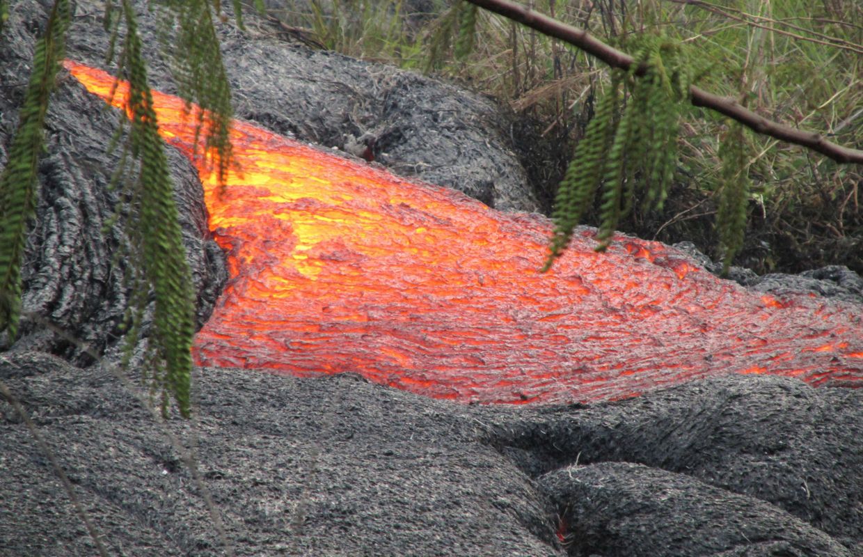 A Hawa La Lave Du Volcan Kilauea Br Le Tout Sur Son Passage