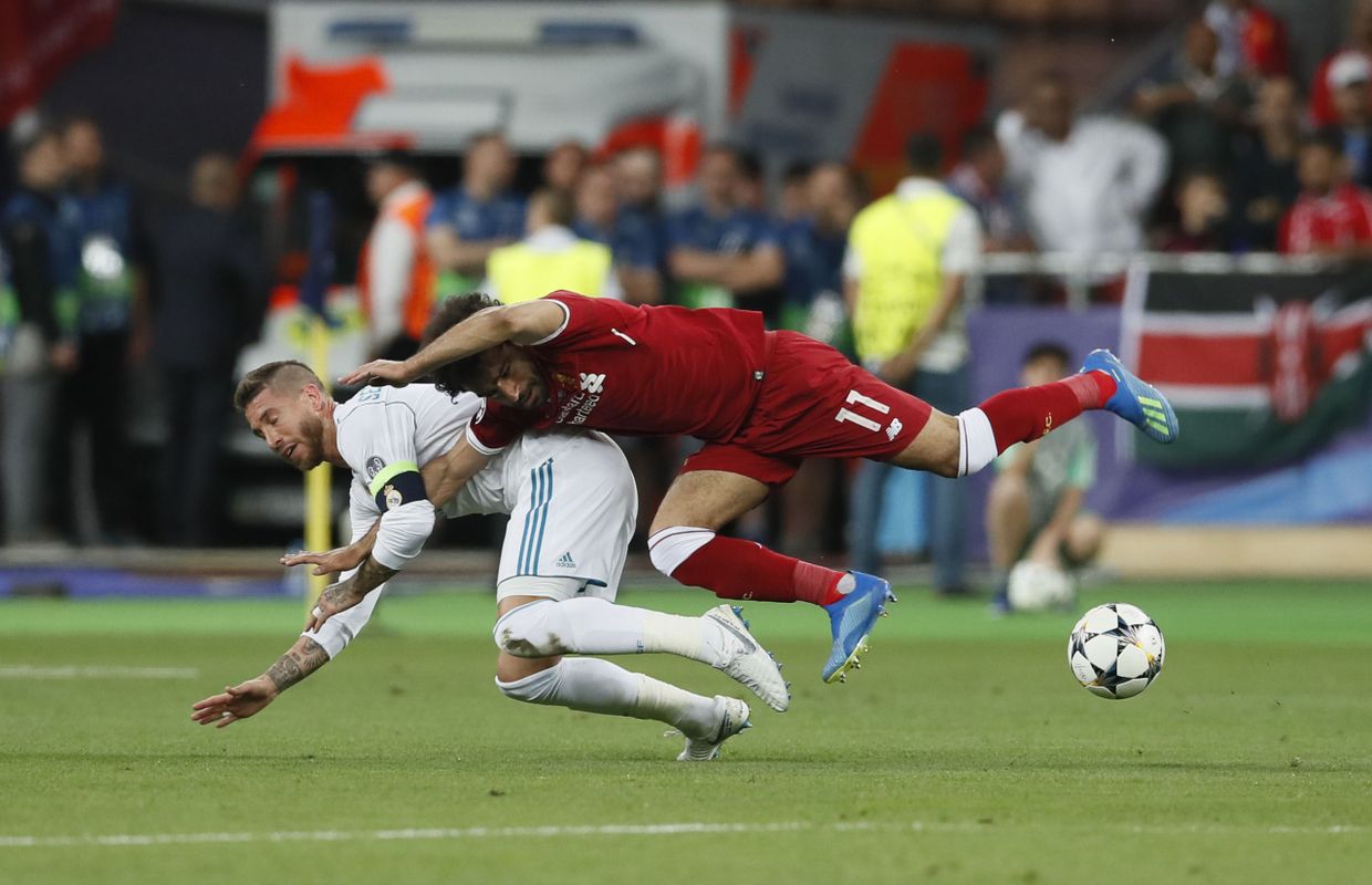 Deux Boulettes De Karius Et Une Bicyclette Sensationnelle De Bale Offrent Une 3e Champions League D