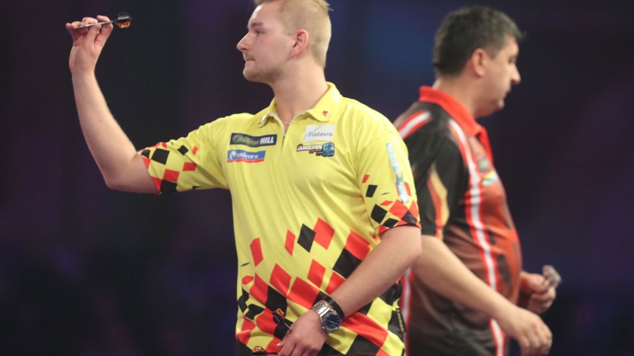 Dimitri Van den Bergh et "son ninedarts finish"