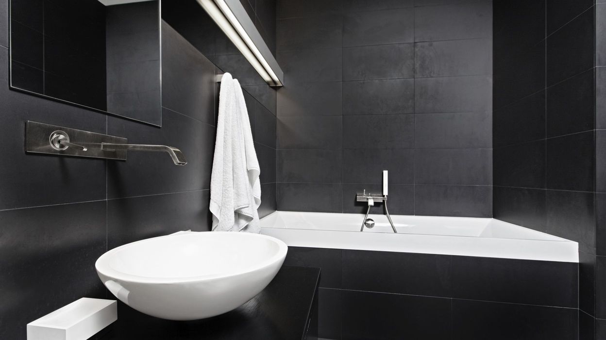 Salle De Bain Mur Noir Du noir dans la salle de bain