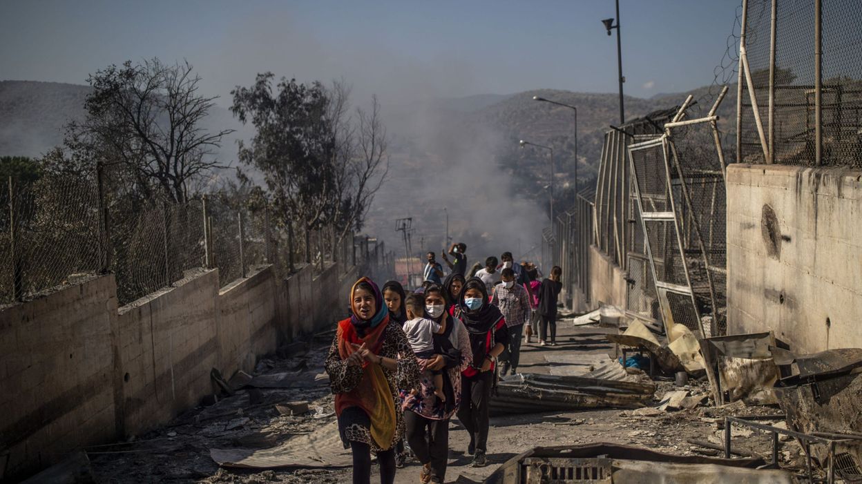 Incendie au camp pour réfugiés en Grèce : "Ce camp de ...