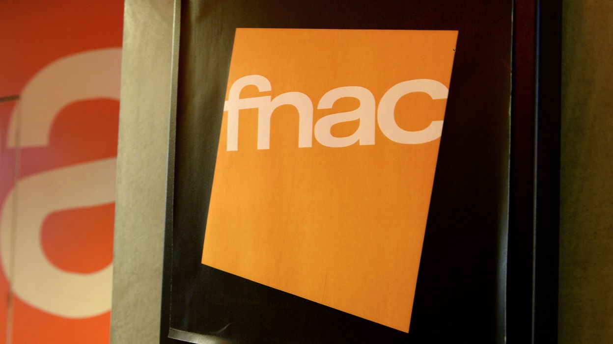 Mouvement De Grève à La Fnac Des Piquets Installés Devant 4