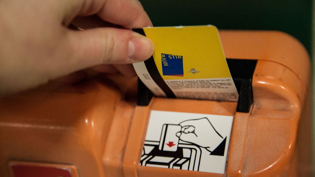 La STIB augmente son ticket papier et va introduire le paiement sans