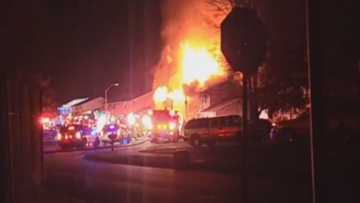 Father and two children die in fire caused by their Christmas tree, a stir and wave of solidarity in the United States