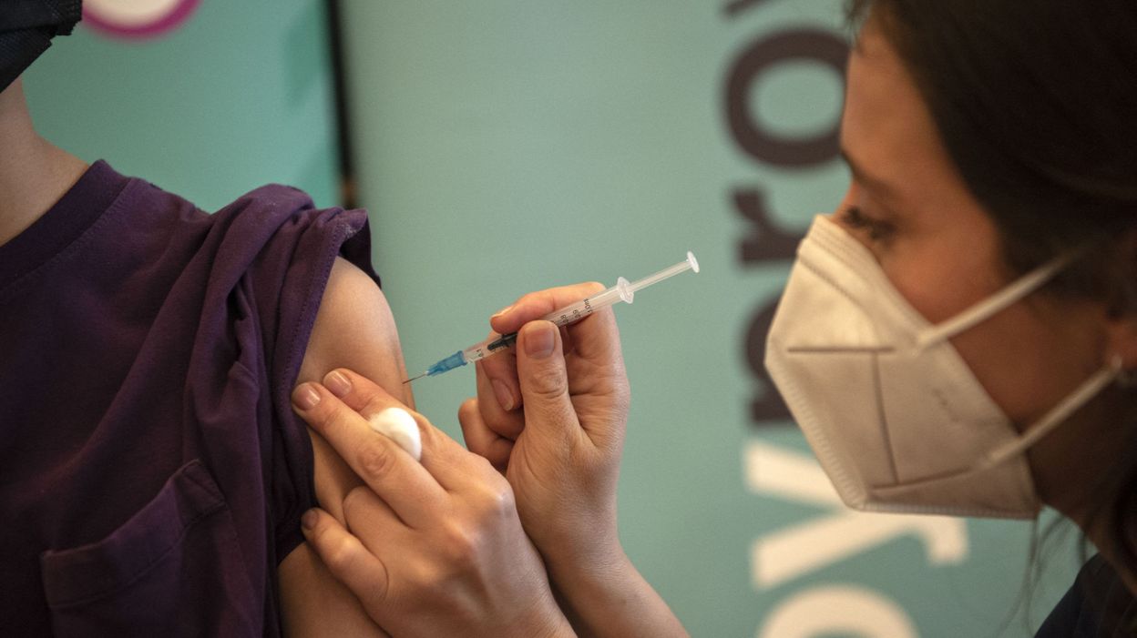 Vaccination en Belgique pour les ados âgés de 12 à 15 ans : libre choix et consentement éclairé - Vimarsana News