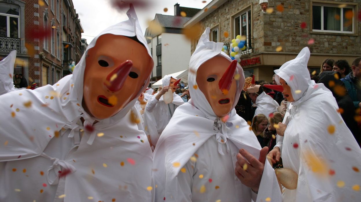 En ce dimanche de Carnaval en Wallonie, un Laetare haut en couleurs