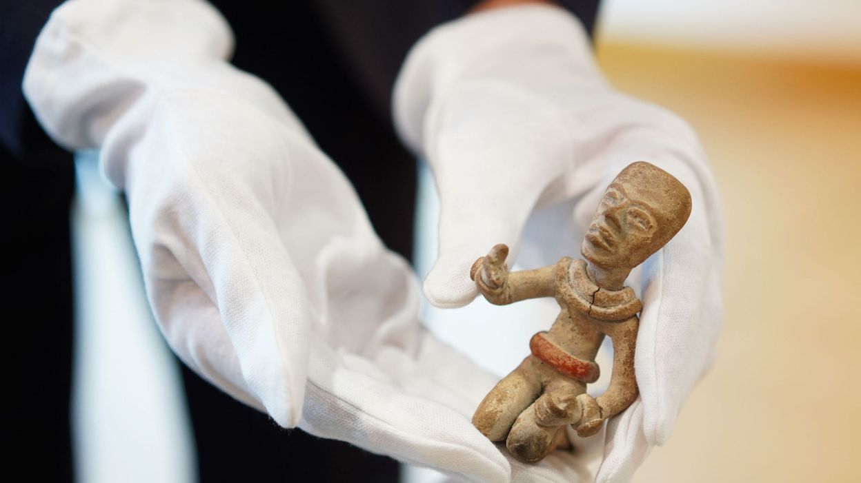 Photo of Alemania devuelve artefactos mayas de cuevas a México y Guatemala