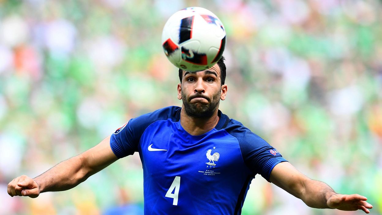 Adil Rami annonce qu'il va rejoindre l'OM