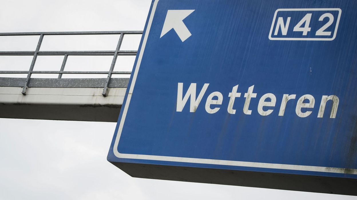 Parking Dautoroute De Wetteren Fermé Les Chauffeurs Seront