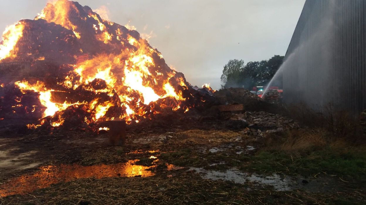 Orp-Jauche: plusieurs tonnes de paille sont la proie des ...