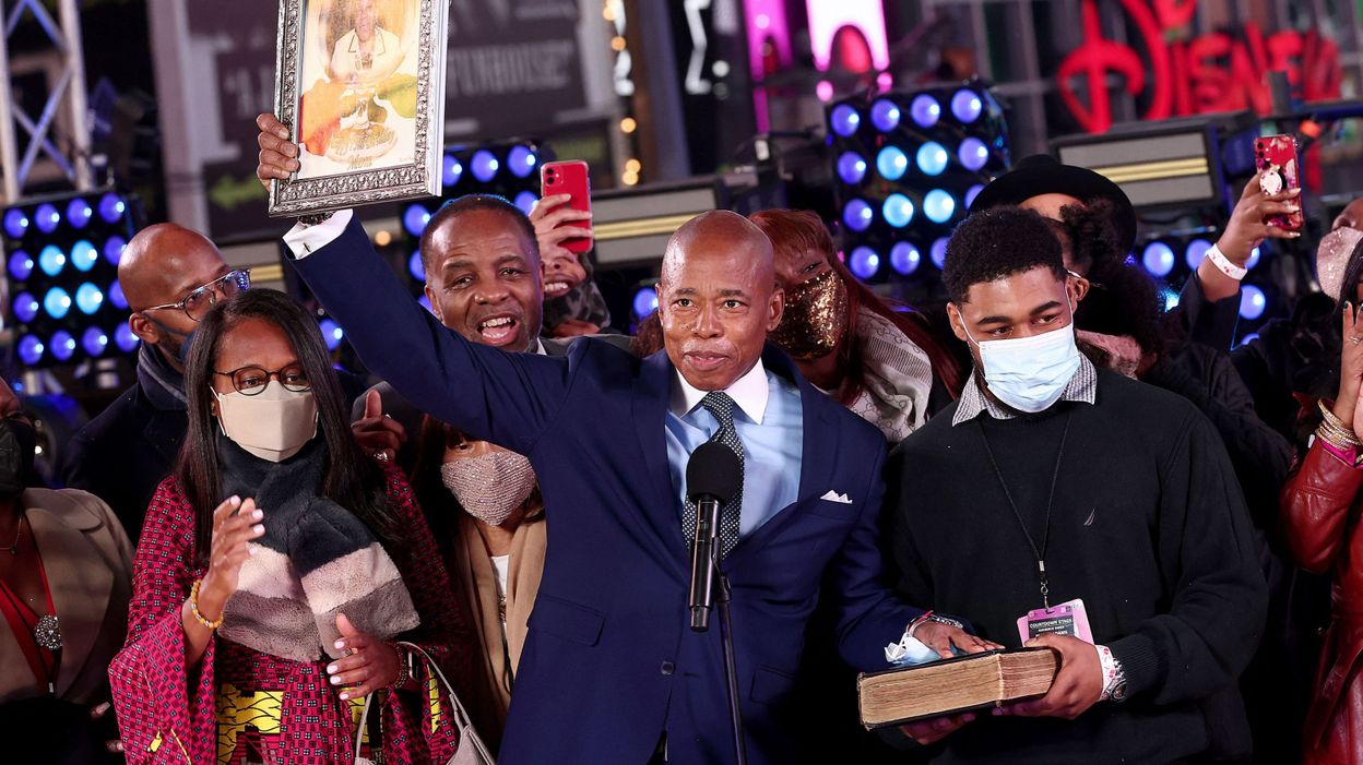 New York City kicks off 2022 with new mayor: Eric Adams sworn in