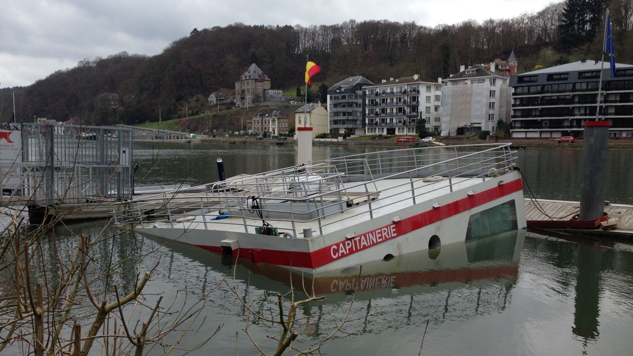Capitainerie Du Passant Québec Canada Jambes: la capitainerie du port d'Amée a coulé ce samedi matin