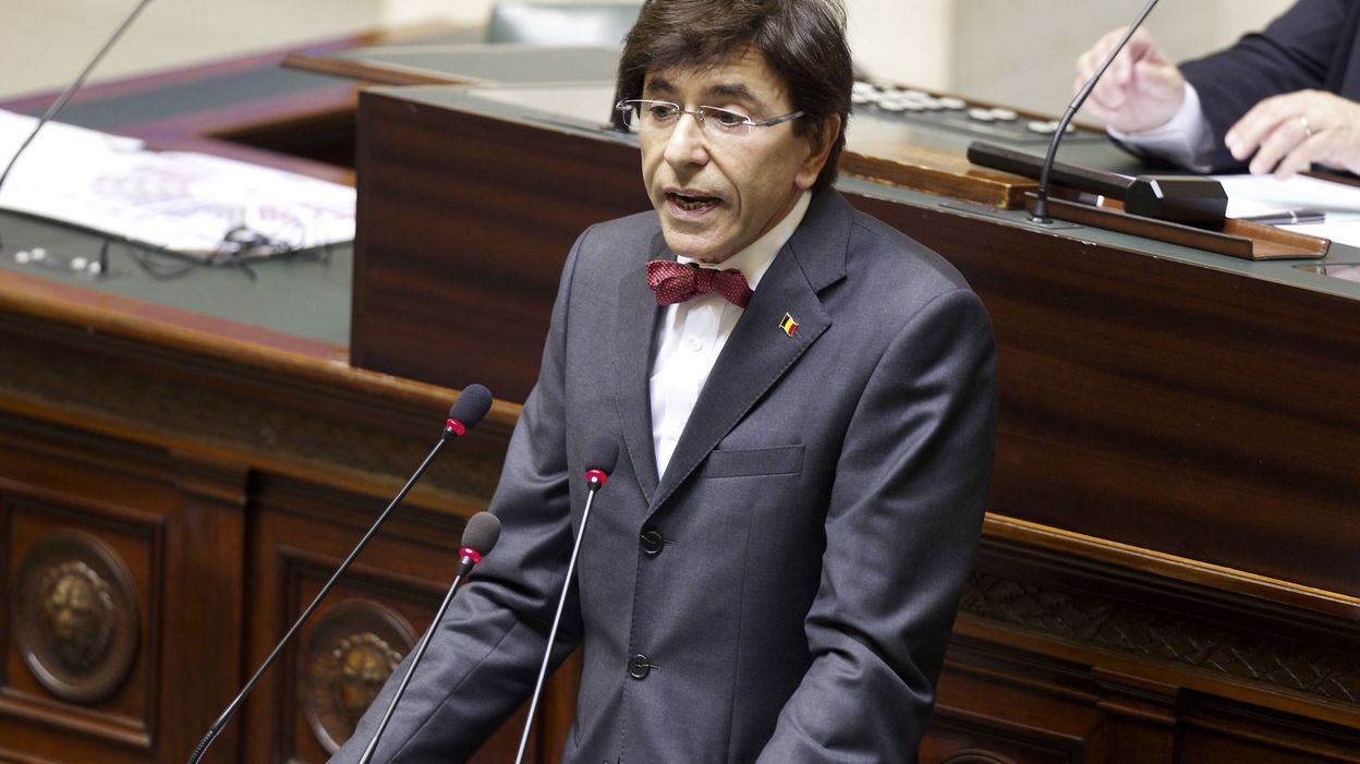 Elio Di Rupo: "Chacun doit contribuer selon ses moyens" au ...