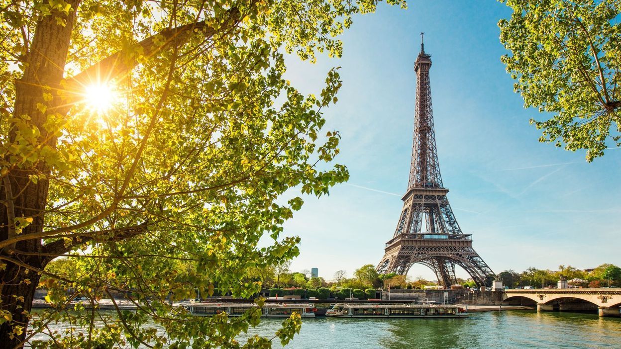 Coronavirus la Tour Eiffel est rouverte au public