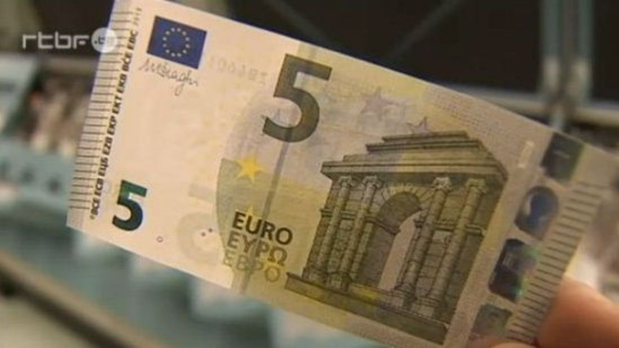 Le Billet De 5 Euros Nouveau Est Arrivé