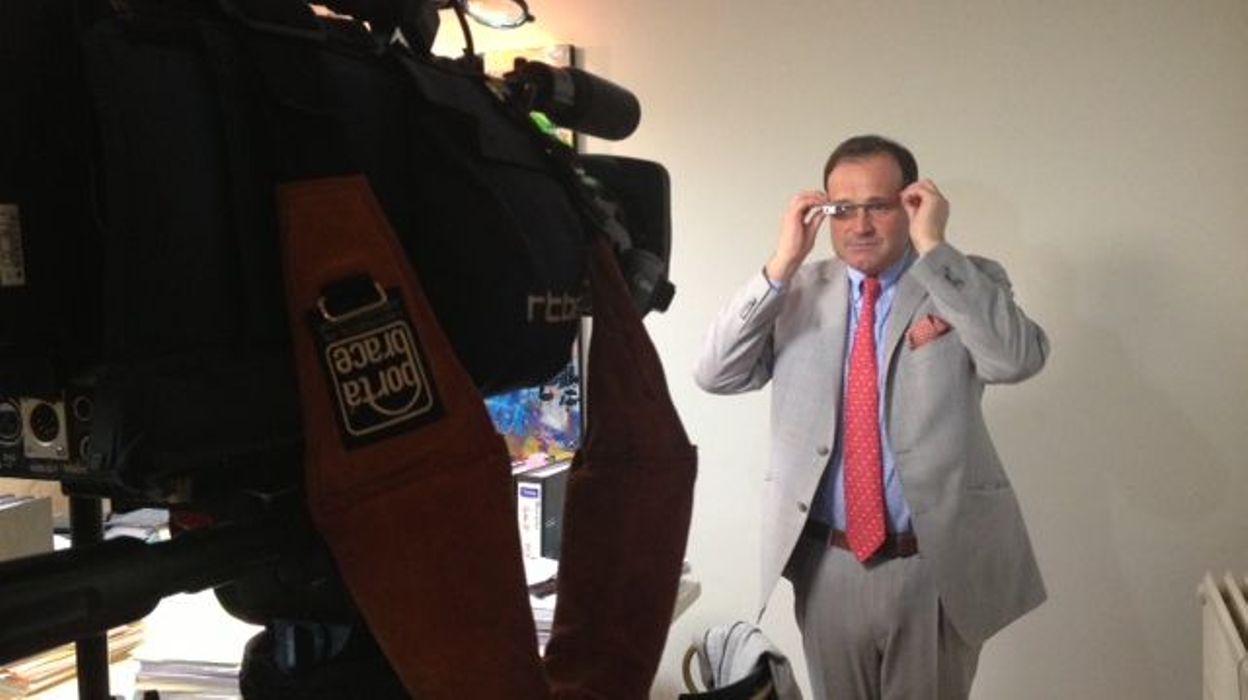 7 A La Une Une Journee Dans Les Yeux De Jean Philippe Mayence