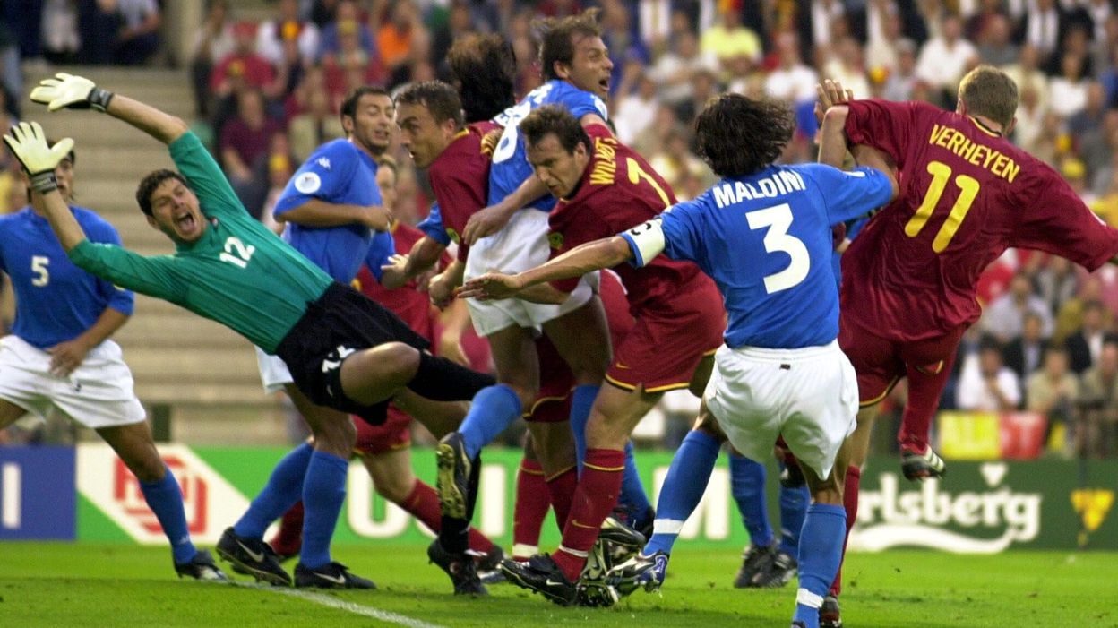 Евро футбол играть. Евро 2000 Италия. Сборная Бельгии на евро 2000. Голландия Чехия евро 2000. Евро 2000 Словения - Испания.