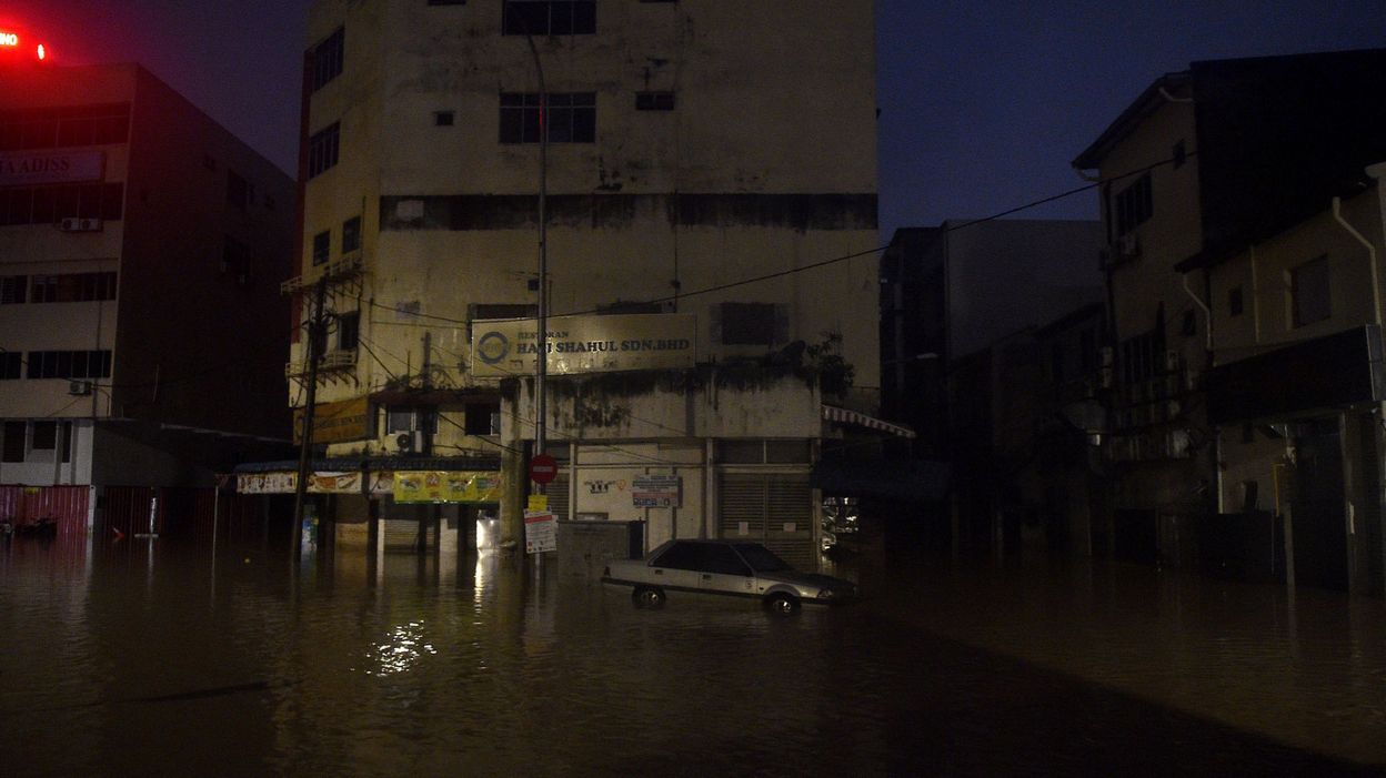 En Malasia, 22.000 personas fueron evacuadas debido a la inundación.