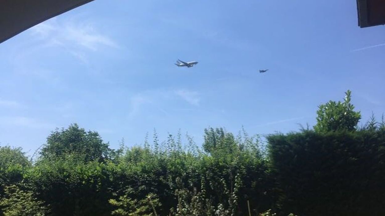Un Avion Escorte Par Deux F 16 Ce Mercredi Dans Le Ciel Belge