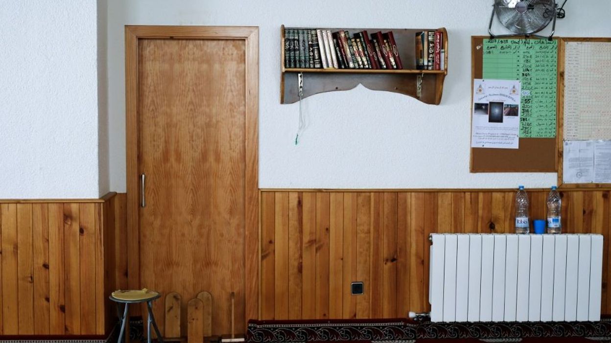 Espagne: Abdelbaki Es Satty, l'imam marocain qui aurait "mangé le ...