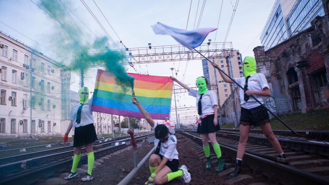 La Police Russe Oblige Le Groupe Pussy Riot à Arrêter Le Tournage Dune Vidéo 3608