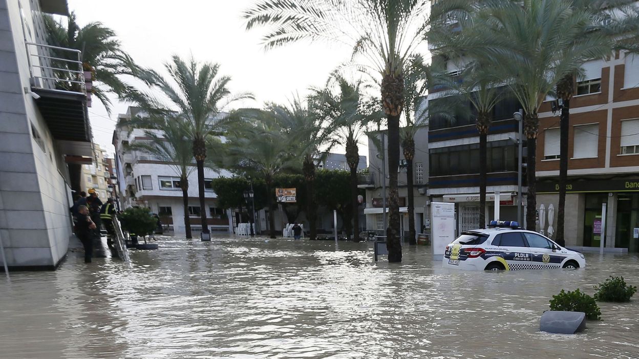 Inondations En Espagne: Six Morts, Le Premier Ministre Se Rend Sur Place