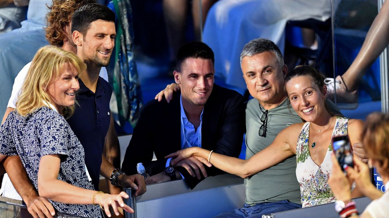 Le père de Novak Djokovic s'en prend au "quadragénaire" Roger Federer