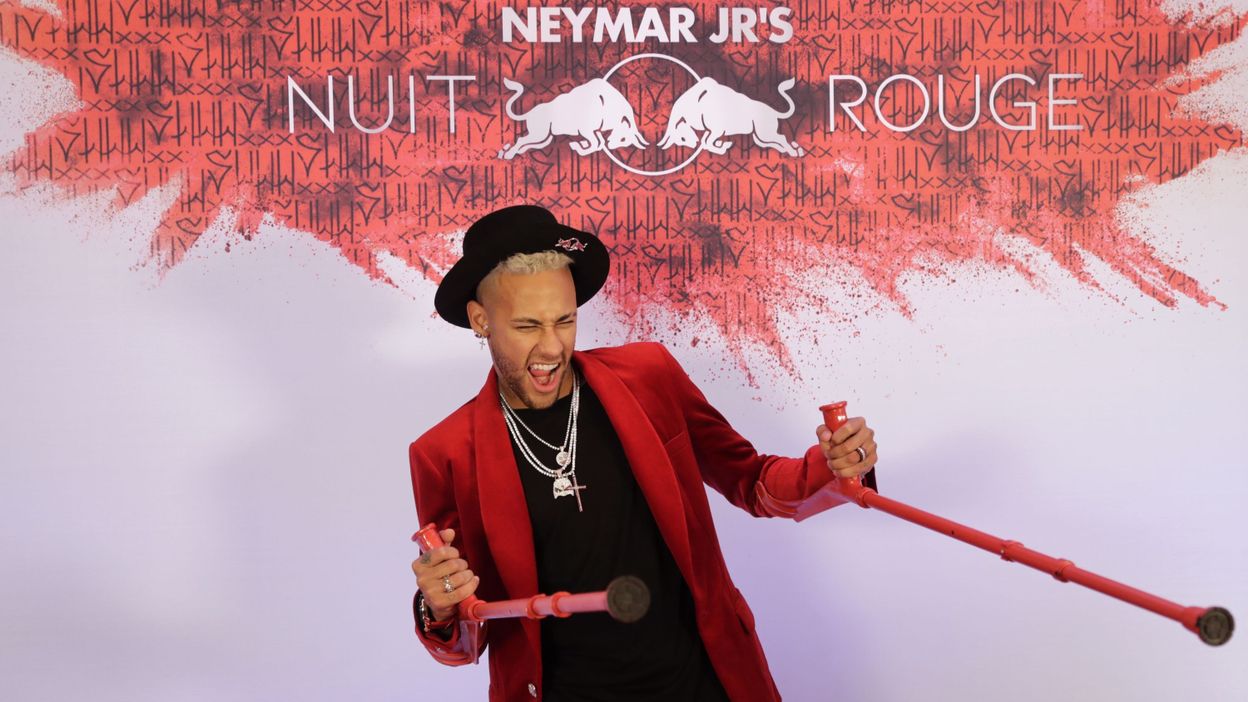 Neymar Fete Son Anniversaire En Grande Pompe Et En Bequilles