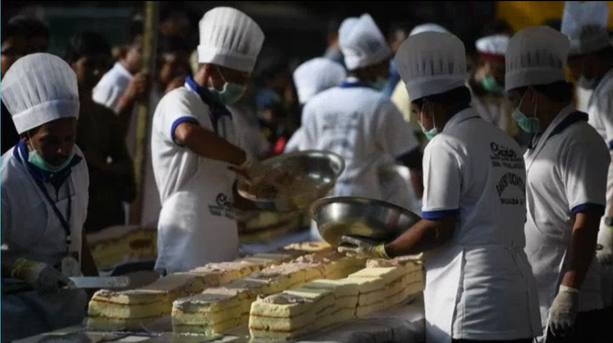 Inde Le Plus Long Gateau Du Monde Mesure 6 5 Km