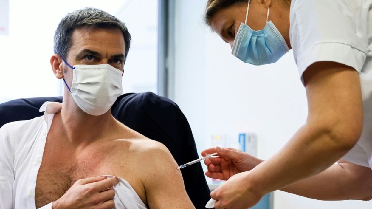 France : le ministre de la Santé Olivier Véran a reçu une ...