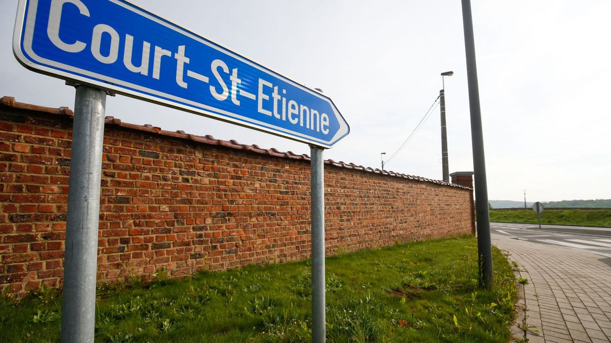 Court-Saint-Étienne : important feu de végétation à Mérivaux