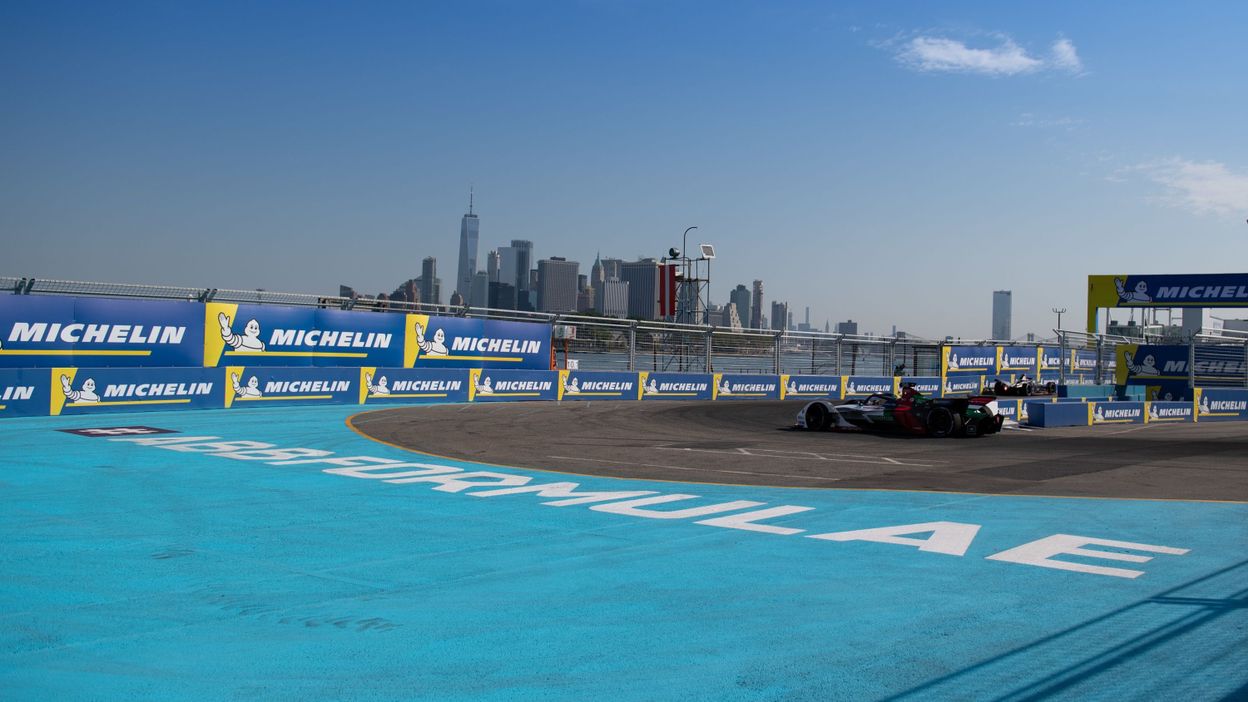 The qualifying session and the E-Prix live video (LIVE 6.30 p.m.)