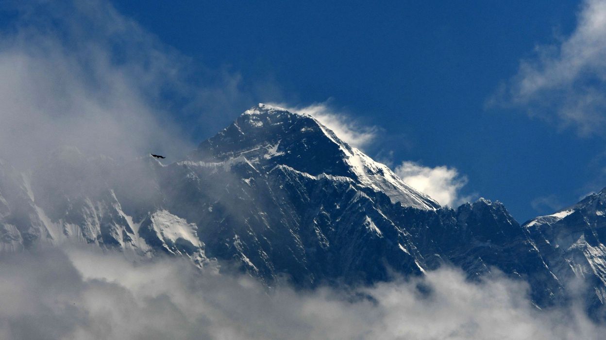 Trois Cents Touristes Bloqu s Pr s De L Everest En Raison Du Mauvais Temps