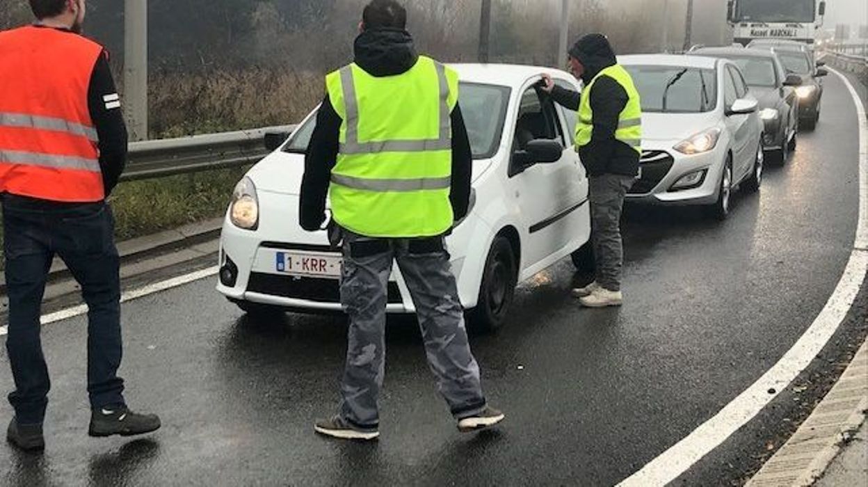 Encore Plusieurs Barrages Routiers De Gilets Jaunes La E19