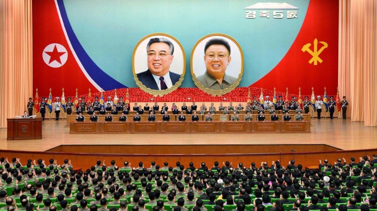 Corée du Nord derrière les parades géantes, le culte de la dynastie des Kim