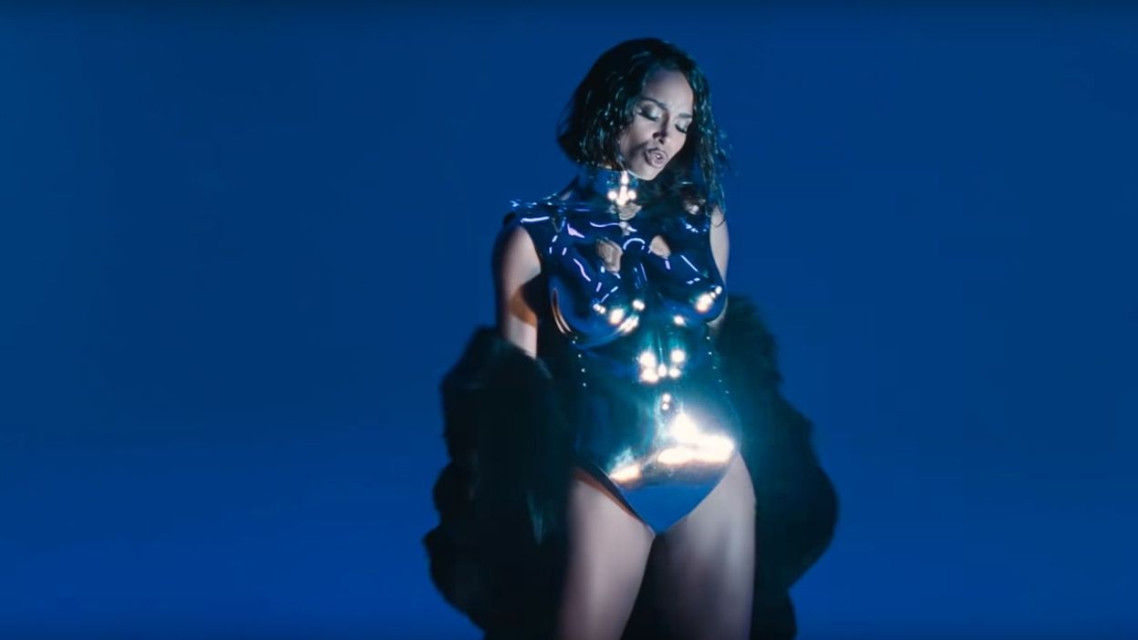 Ciara Caress
