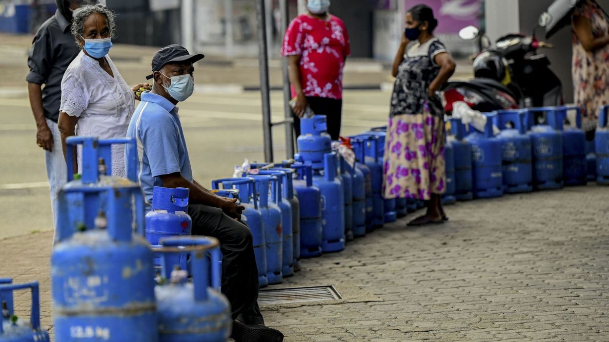Sri Lanka anuncia mil millones de dólares en ayuda para capear el alza de precios