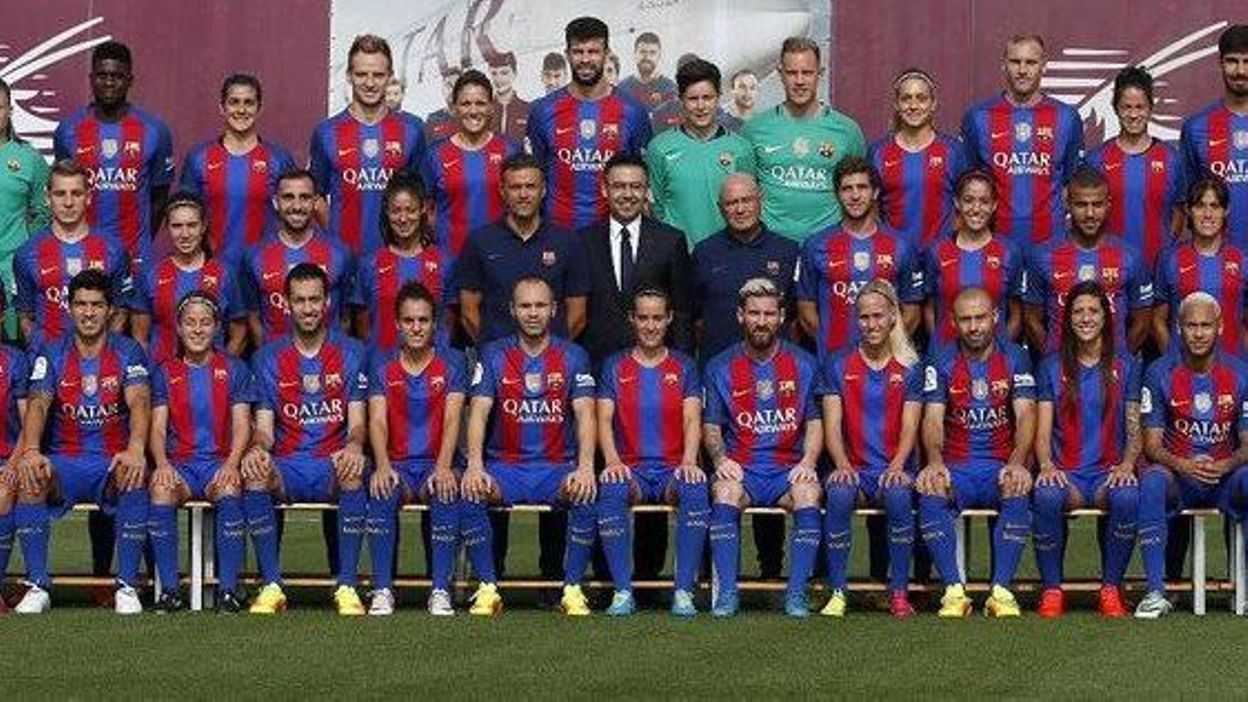 La photo officielle de FC Barcelone est... mixte