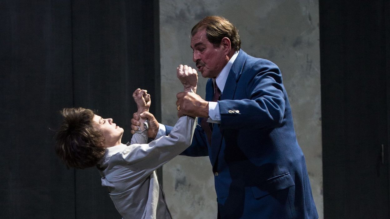 La vibrante "Antigone" de la ComÃ©die-FranÃ§aise en tournÃ©e jusqu'en mai