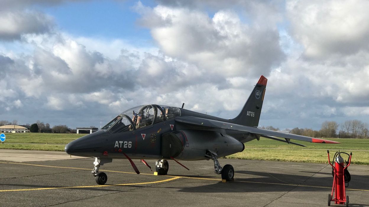 A vendre 25 avions à réaction AlphaJet récemment rentrés à la base