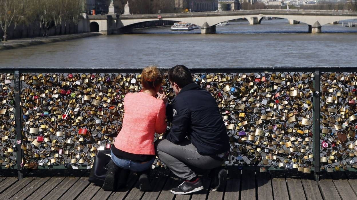 Les Cadenas D Amour De Paris Aux Encheres Le 13 Mai