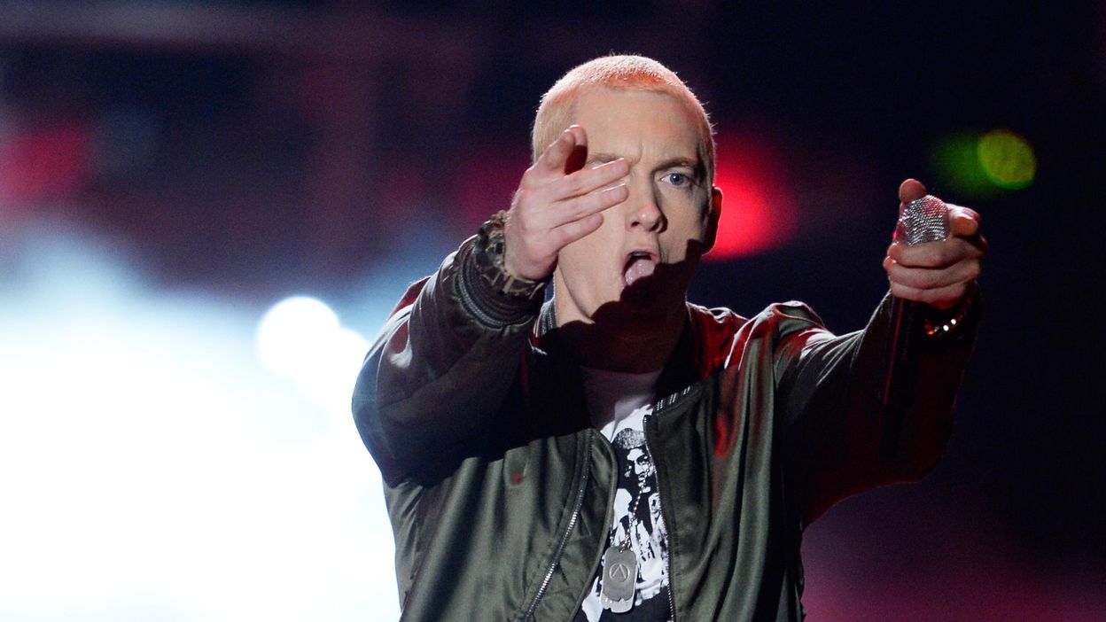 Chanson La Plus Rapide De Eminem Eminem révèle la liste des chansons et des invités de son album "Revival"