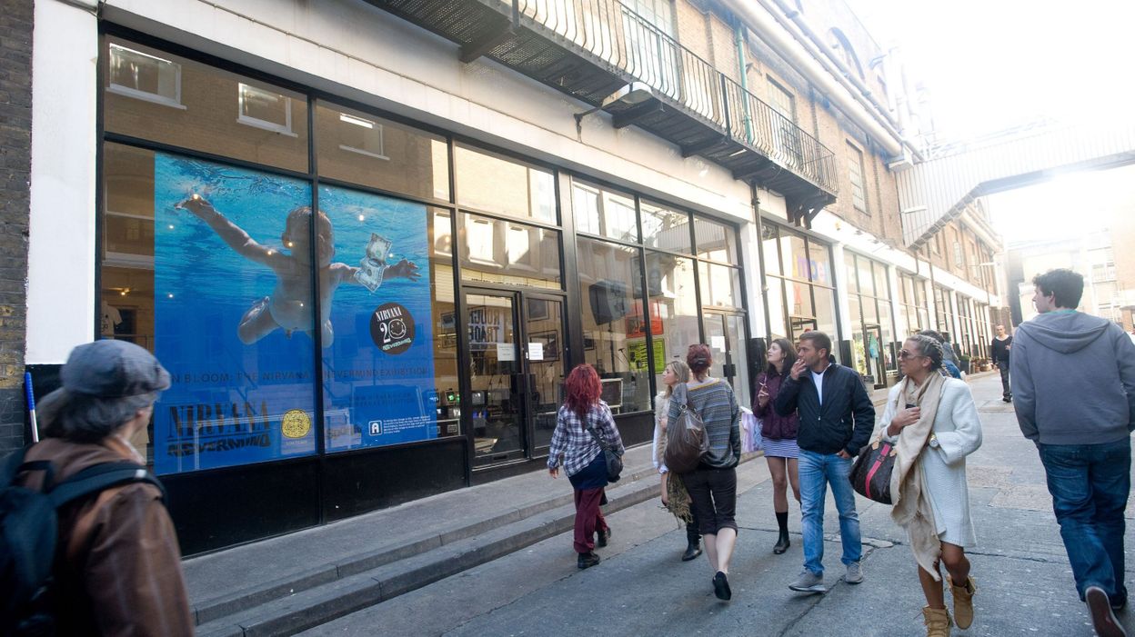 Le Bebe De Nevermind De Nirvana Veut Faire Changer La Pochette Le Bebe De Nevermind De Nirvana Veut Faire Changer La Pochette