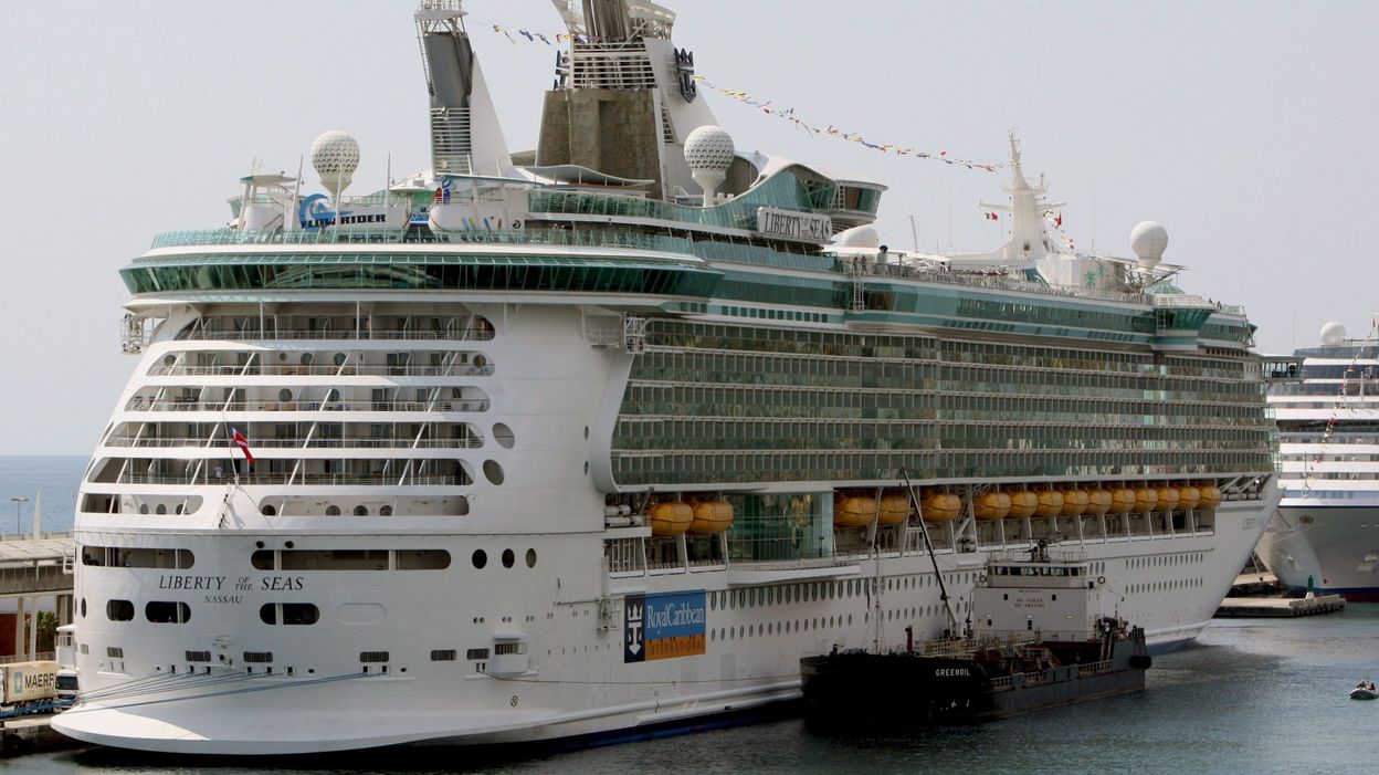 Un Bateau De Croisiere Prend Feu Aux Bahamas Aucune Victime